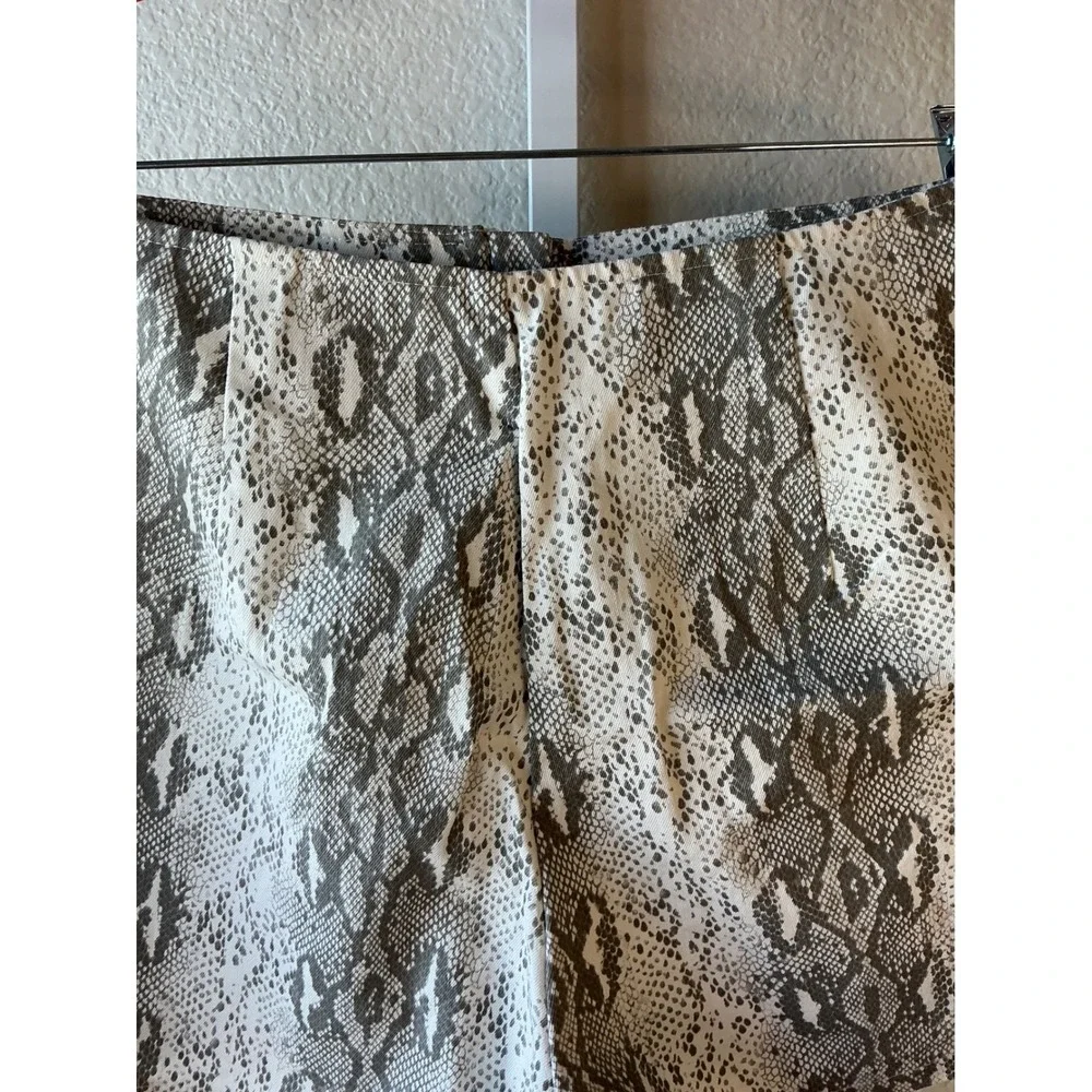 Altar'd State Snakeskin Print High Waisted Shorts Grey White Size L